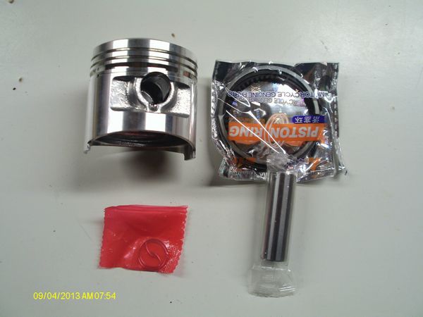 Honda 125CBS3 & CBN: Kit piston complet, cote 0.25 - Cliquez sur l'image pour la fermer